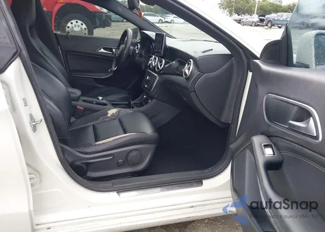 2015 Mercedes-Benz Cla 250 z USA, uszkodzony, nr VIN WDDSJ4EB7FN164967